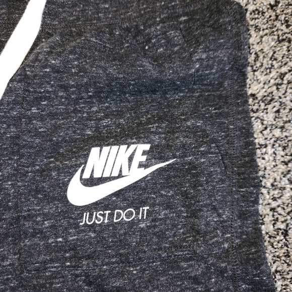 Nike capri jogger pants - Picture 9 of 9